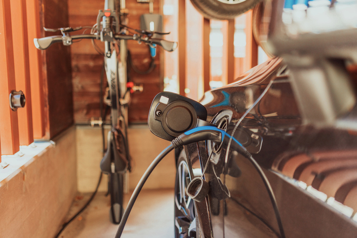 Learn about ComEd's virtual power plant and how you can sell your extra solar or EV battery energy to the grid and make money