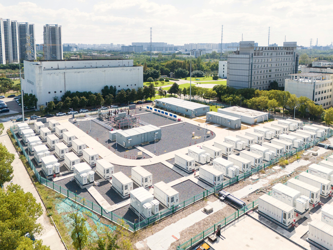 Illinois plans to bring more utility scale battery storage projects online in the next four years to cut electric rates.